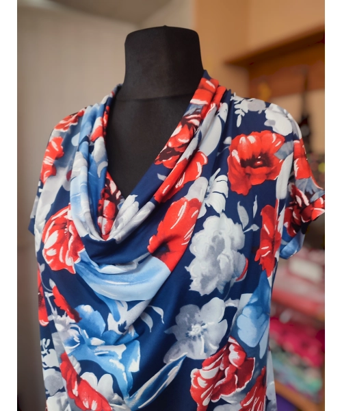 Bluzka kimono z luźnym dekoltem - granatowa czerwone kwiaty